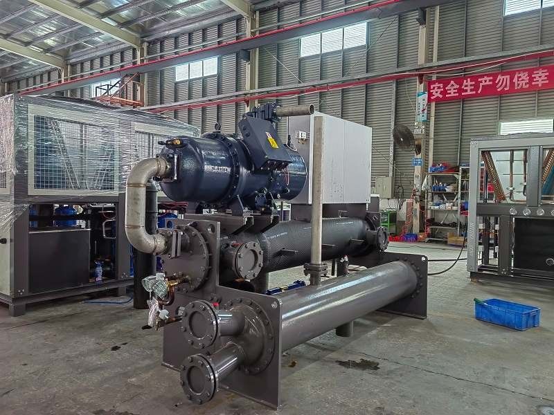 Air cooled Industrial Water Chiller With Temperature Controller Copper Tube Condenser